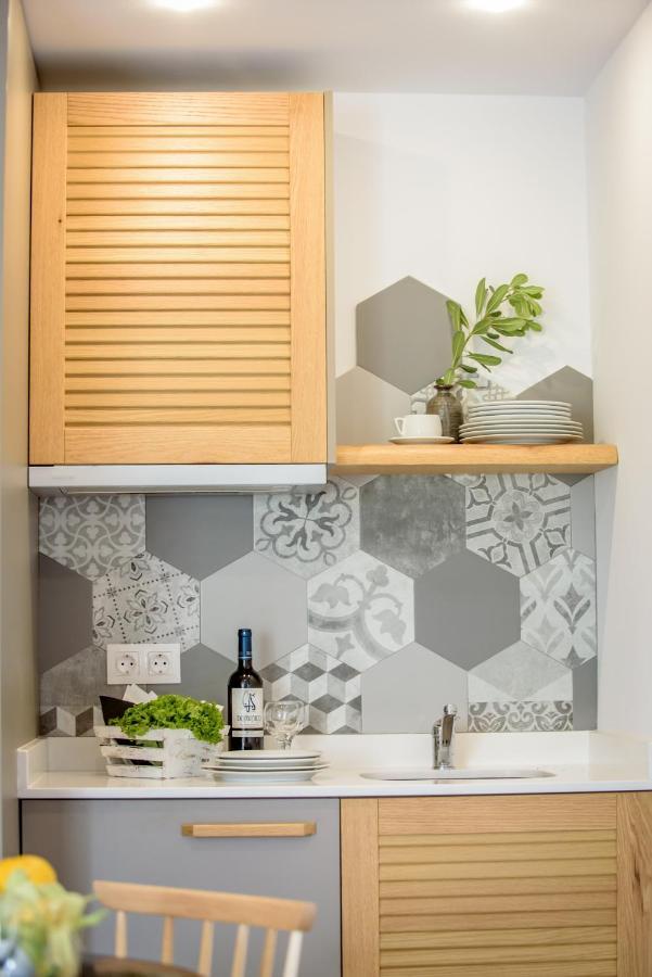 Laia Seafront Luxury Apartments อาเยีย เปลาเยีย ภายนอก รูปภาพ