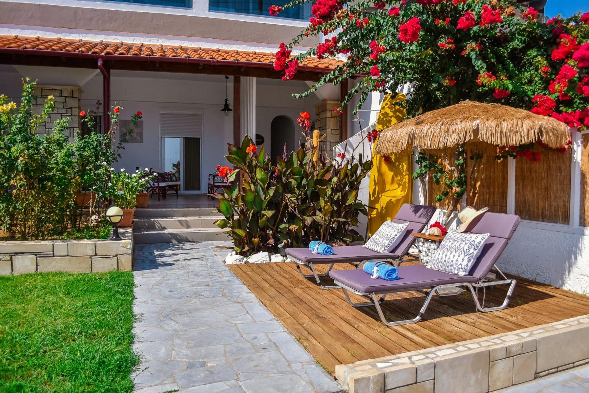 Laia Seafront Luxury Apartments อาเยีย เปลาเยีย ภายนอก รูปภาพ