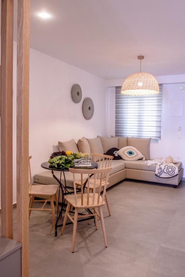 Laia Seafront Luxury Apartments อาเยีย เปลาเยีย ภายนอก รูปภาพ