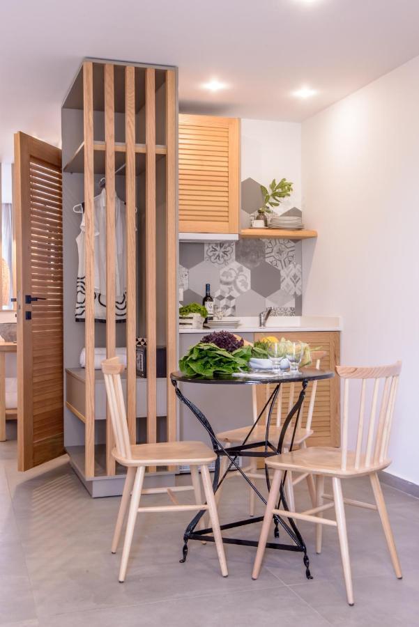 Laia Seafront Luxury Apartments อาเยีย เปลาเยีย ภายนอก รูปภาพ