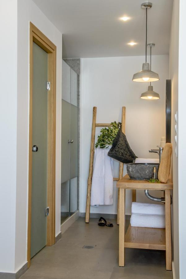 Laia Seafront Luxury Apartments อาเยีย เปลาเยีย ภายนอก รูปภาพ