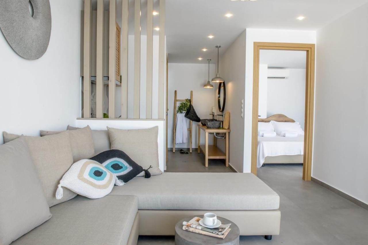 Laia Seafront Luxury Apartments อาเยีย เปลาเยีย ภายนอก รูปภาพ