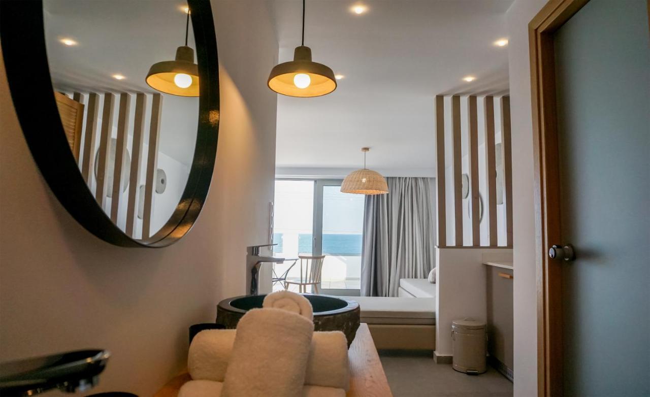 Laia Seafront Luxury Apartments อาเยีย เปลาเยีย ภายนอก รูปภาพ