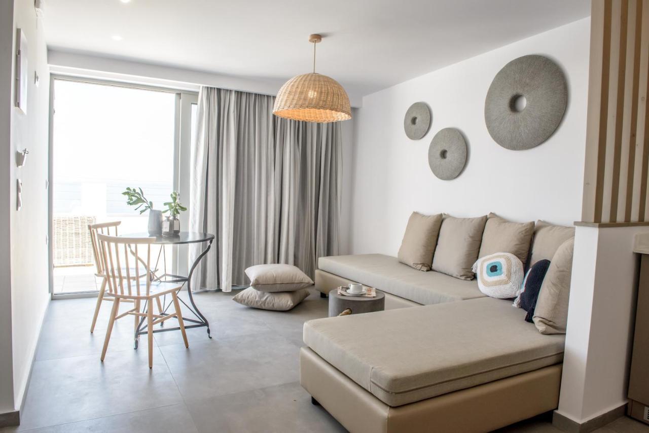 Laia Seafront Luxury Apartments อาเยีย เปลาเยีย ภายนอก รูปภาพ